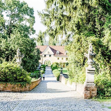 Schlosshotel Obermayerhofen Sebersdorf ภายนอก รูปภาพ