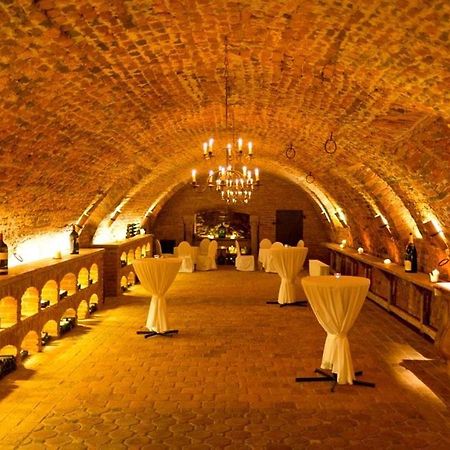 Schlosshotel Obermayerhofen Sebersdorf ภายนอก รูปภาพ
