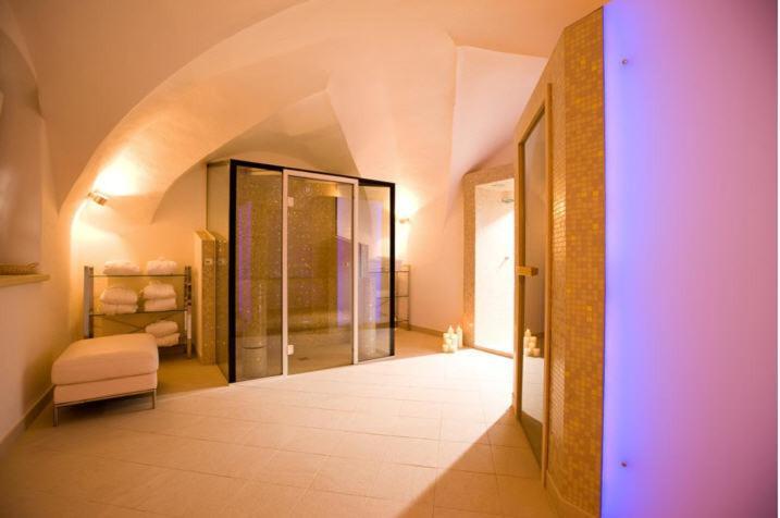 Schlosshotel Obermayerhofen Sebersdorf ภายนอก รูปภาพ