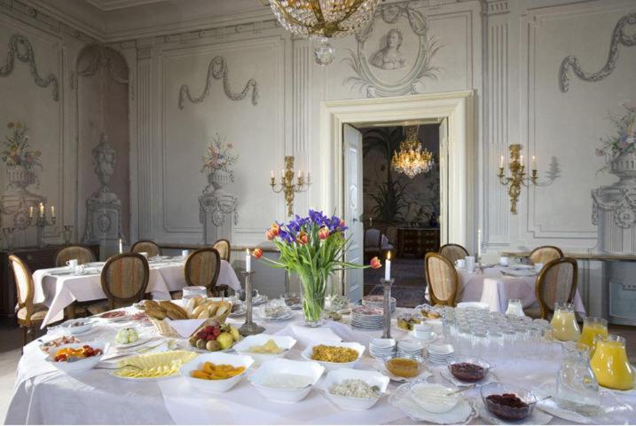 Schlosshotel Obermayerhofen Sebersdorf ภายนอก รูปภาพ
